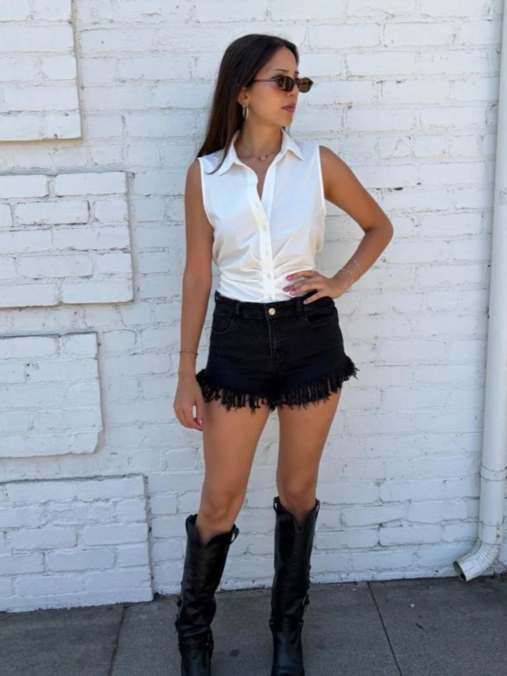 Forever 21 black denim shorts with frayed hem - fits like a S/M - 15 in waist la